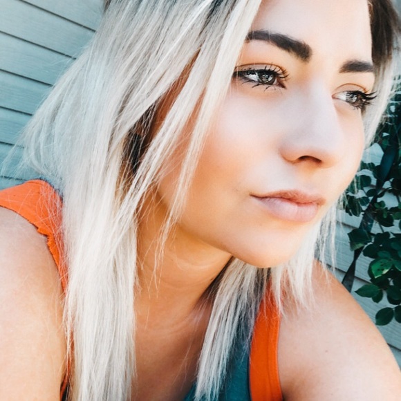 Meet your Posher, Krista - Picture 1 of 1